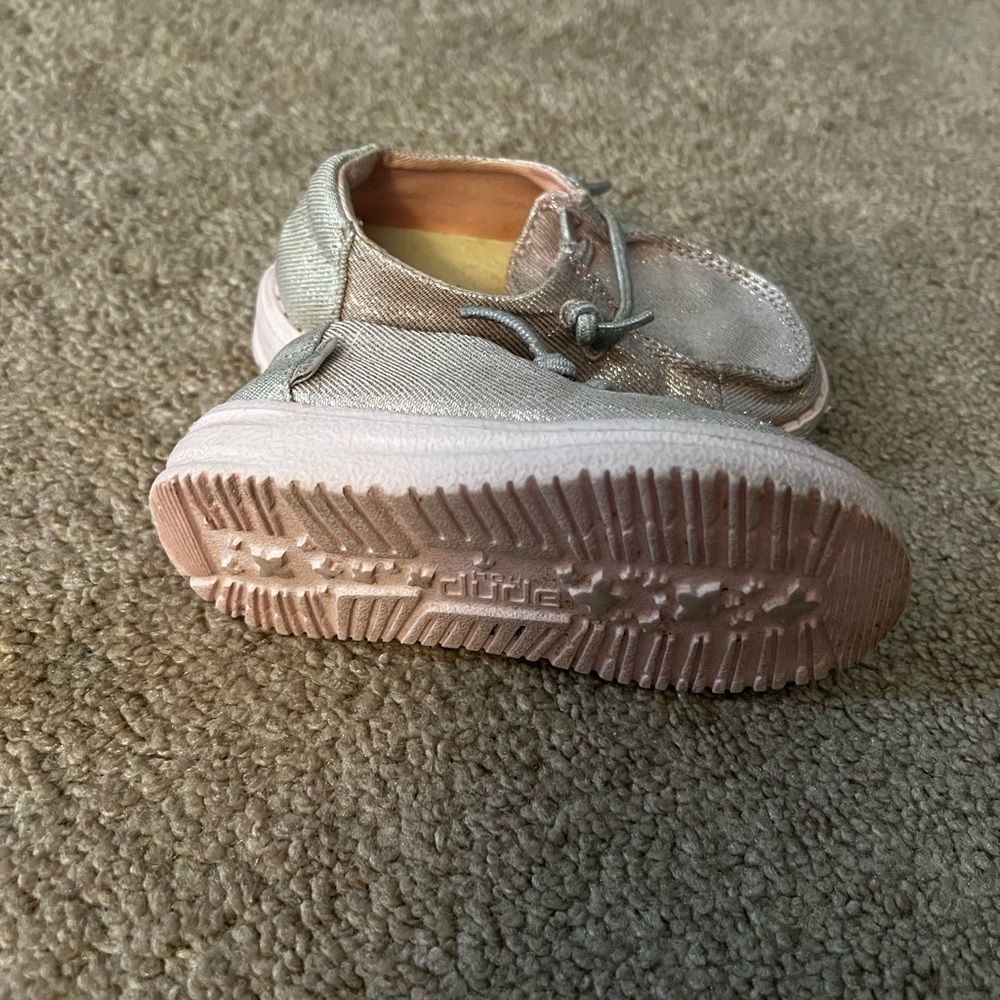 Kids hey dudes sparkling pink size k6 used - like new
